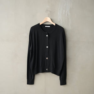 RANDOM SHELL BUTTON CARDIGAN