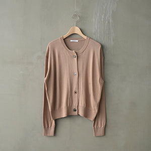 RANDOM SHELL BUTTON CARDIGAN