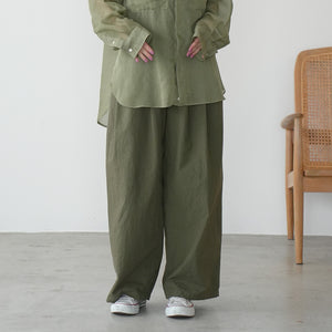 LIP CLOTH THREE TUCK WIDE PANTS