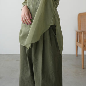 LIP CLOTH THREE TUCK WIDE PANTS