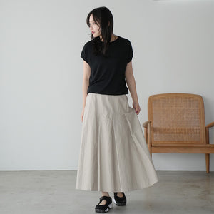 LIP CLOTH FLARE TUCK SKIRT