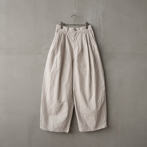 LIP CLOTH THREE TUCK WIDE PANTS
