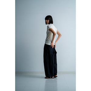 LIP CLOTH THREE TUCK WIDE PANTS