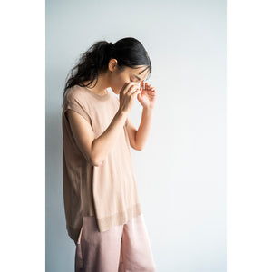 NO SLEEVE KNIT