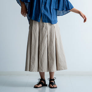LIP CLOTH FLARE TUCK SKIRT